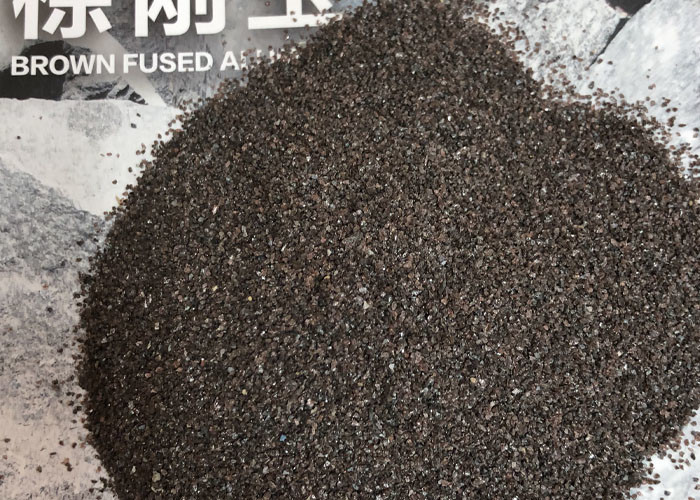 Material do sopro abrasivo usado limpando com jato de areia o corindo F36 F46 de Brown